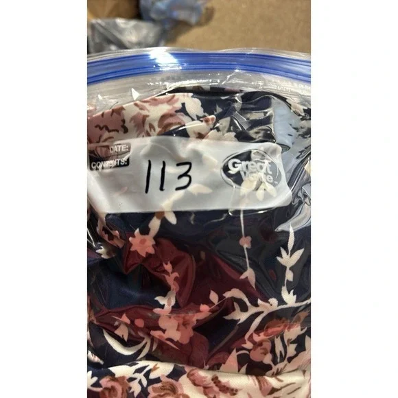 B. Darlin Navy Floral Halter Skater Dress Crochet Trim I56FJ478 Size 7/8 - Picture 9 of 9